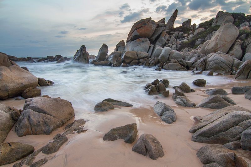 C&aacute;c b&atilde;i biển đẹp ở Quảng B&igrave;nh: B&atilde;i đ&aacute; nhảy