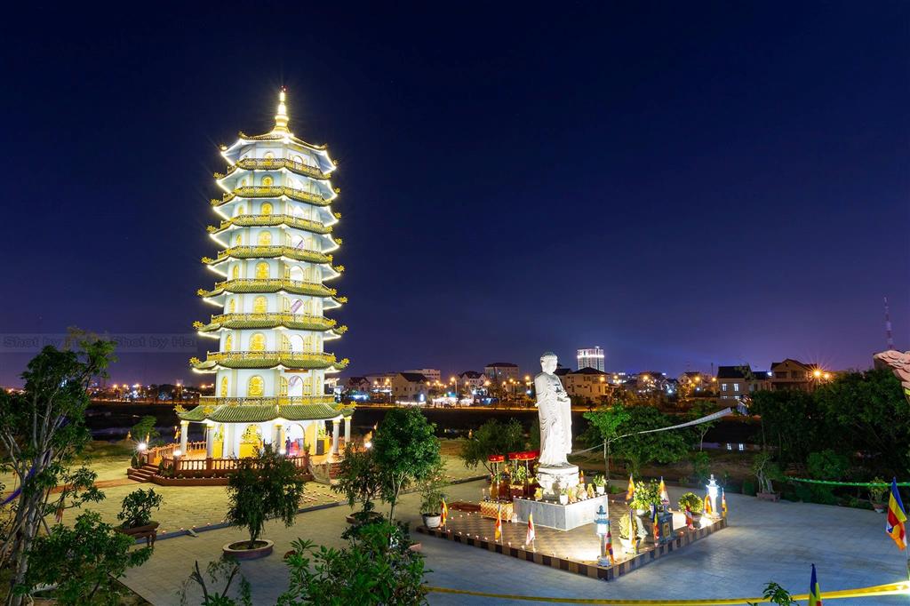 Ch&ugrave;a Đại Gi&aacute;c