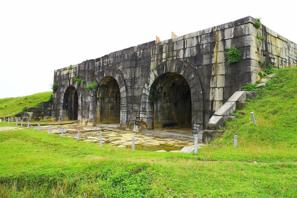 Di t&iacute;ch Th&agrave;nh Nh&agrave; Hồ tại Thanh H&oacute;a