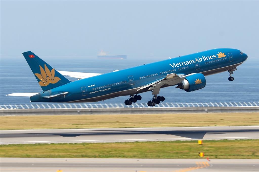 Vietnam Airlines l&agrave; một trong những h&agrave;ng h&agrave;ng kh&ocirc;ng đang khai th&aacute;c chuyến bay tới Ph&aacute;p