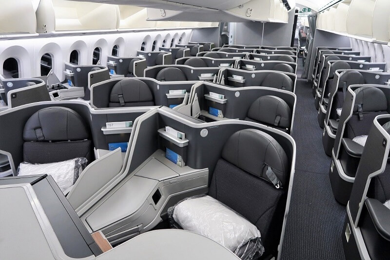 Khoang hạng Thương gia trên máy bay American Airlines