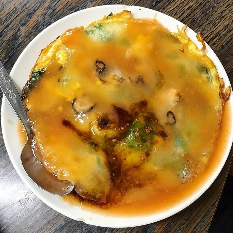 Món ốp la hàu tươi