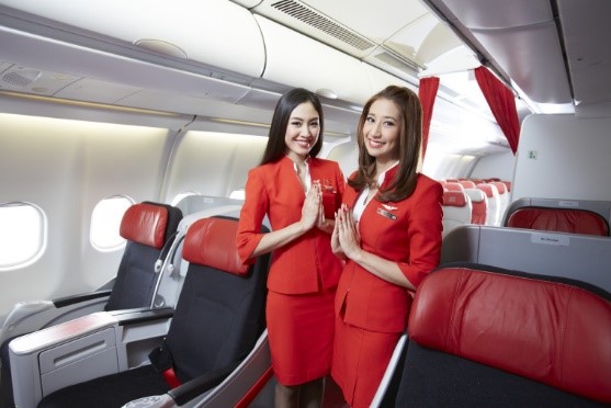 Đồng phục trẻ trung của tiếp viên AirAsia