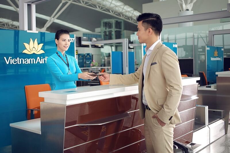 Vietnam Airlines luôn đảm bảo mang tới khách hàng chất lượng dịch vụ tốt nhất Vietnam Airlines luôn đảm bảo mang tới khách hàng chất lượng dịch vụ tốt nhất