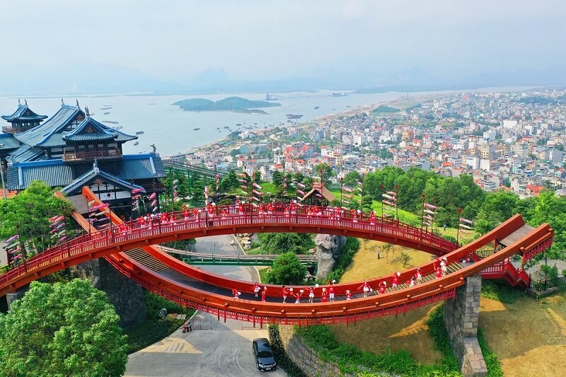 Cầu Nhật Bản với thiết kế độc đáo tại Hạ Long Cầu Nhật Bản với thiết kế độc đáo tại Hạ Long
