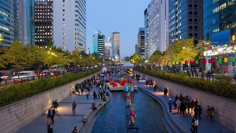 Đêm là thời gian lý tưởng để cảm nhận một Seoul thấm đãm văn hóa bản địa Đêm là thời gian lý tưởng để cảm nhận một Seoul thấm đãm văn hóa bản địa