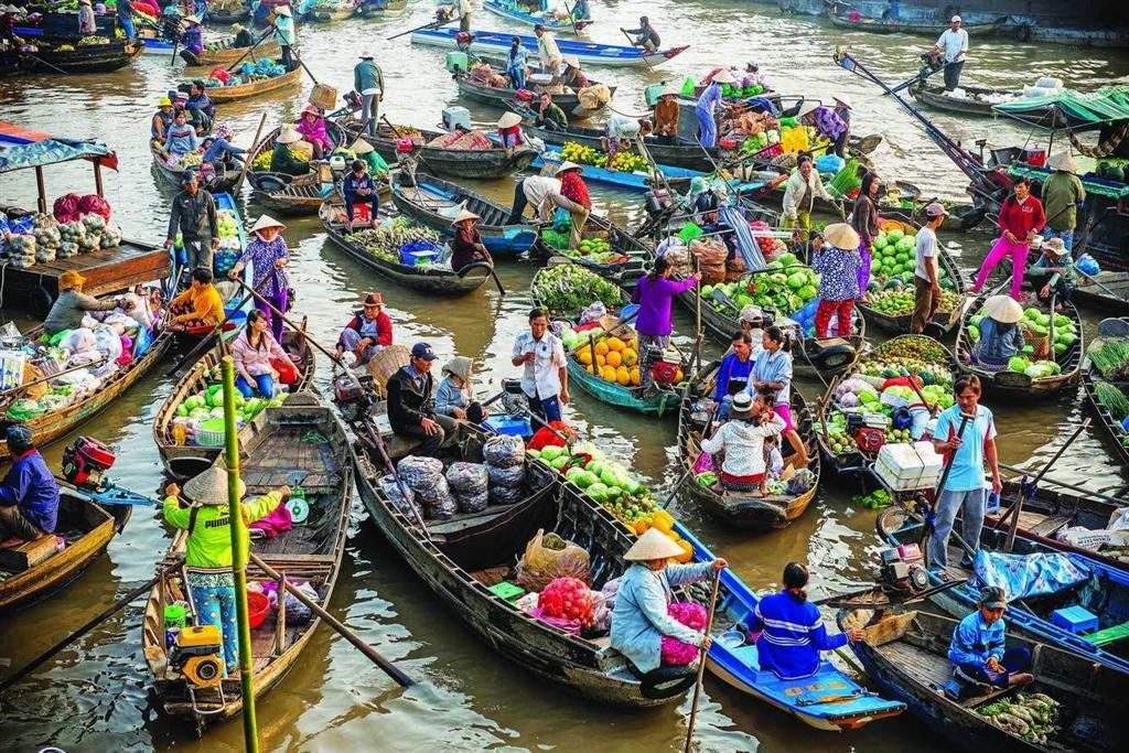 Chợ nổi C&agrave; Mau rực rỡ sắc m&agrave;u