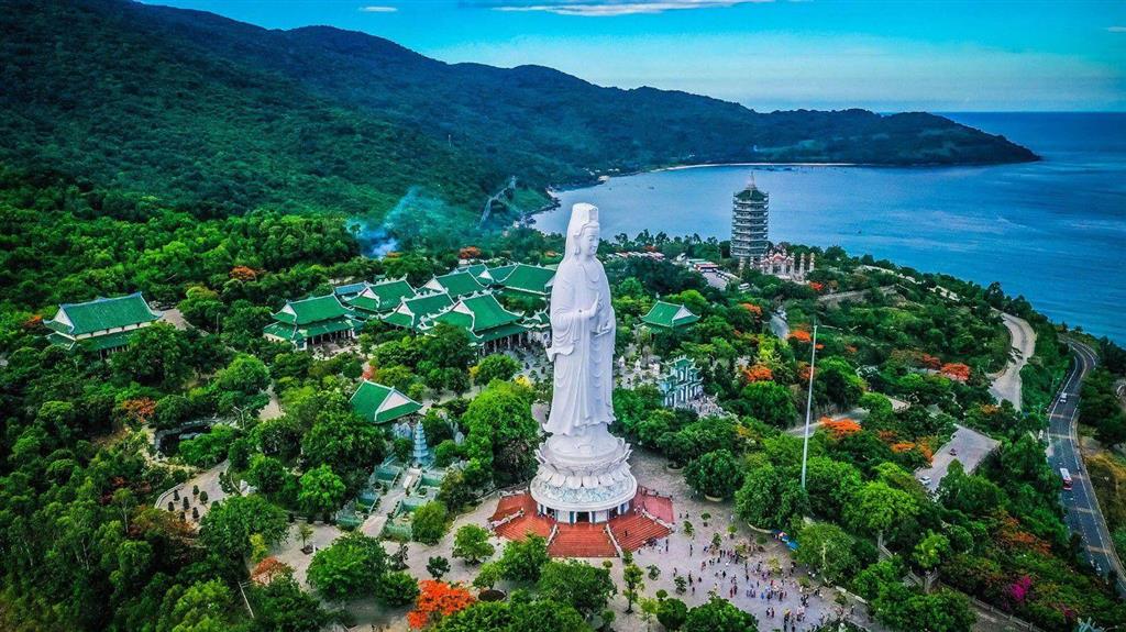 Chùa Linh Ứng và bức tượng Phật Quan Thế Âm cao nhất Việt Nam Chùa Linh Ứng và bức tượng Phật Quan Thế Âm cao nhất Việt Nam