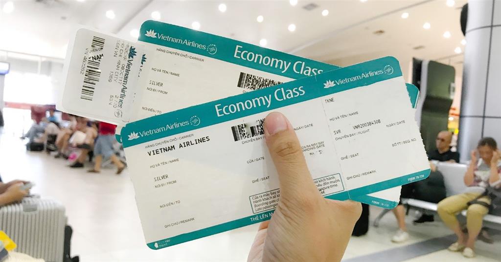 Để l&ecirc;n m&aacute;y bay, v&eacute; m&aacute;y bay l&agrave; thứ bạn bắt buộc phải c&oacute;