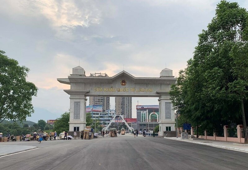 Với giấy th&ocirc;ng h&agrave;nh, bạn nhập cảnh bằng cửa khẩu n&agrave;o th&igrave; bắt buộc phải xuất cảnh bằng cửa khẩu đ&oacute;
