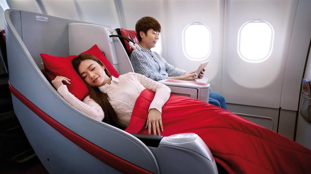 Hạng giường nằm giúp hành khách thoải mái hơn trong những chuyến bay dài Hạng giường nằm giúp hành khách thoải mái hơn trong những chuyến bay dài
