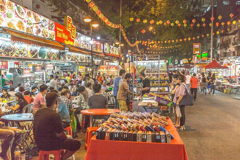 Jalan Alor l&agrave; con đường ăn uống sầm uất tại Kuala Lumpur