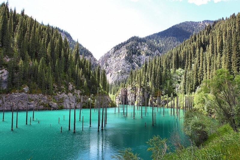 Kazakhstan c&oacute; những hồ nước tuyệt đẹp