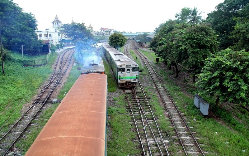 Hãy thử trải nghiệm đi xe lửa vòng quanh Yangon Hãy thử trải nghiệm đi xe lửa vòng quanh Yangon