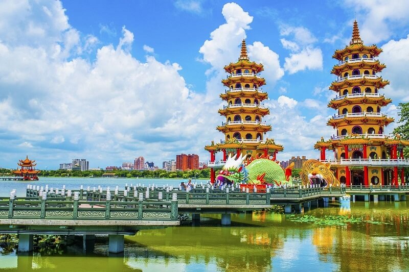 Đầm Liên Trì với chùa Long tự và Hổ tự Đầm Liên Trì với chùa Long tự và Hổ tự