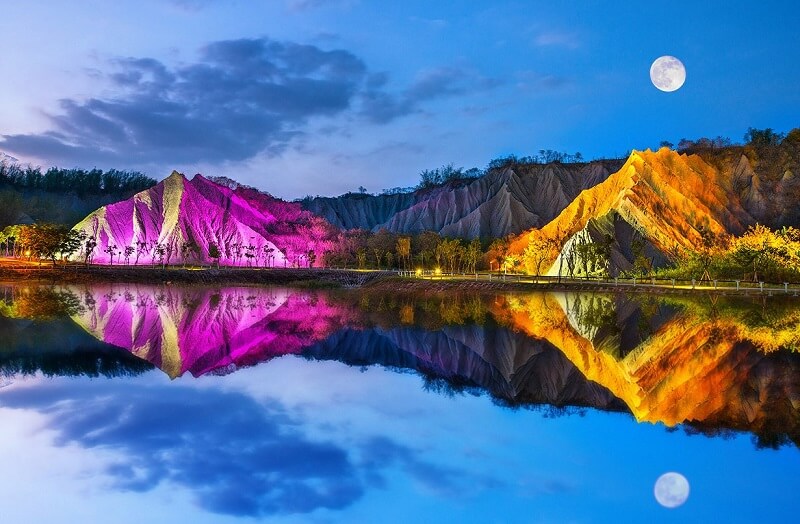 Cùng ngắm quang cảnh Moon World thơ mộng Cùng ngắm quang cảnh Moon World thơ mộng