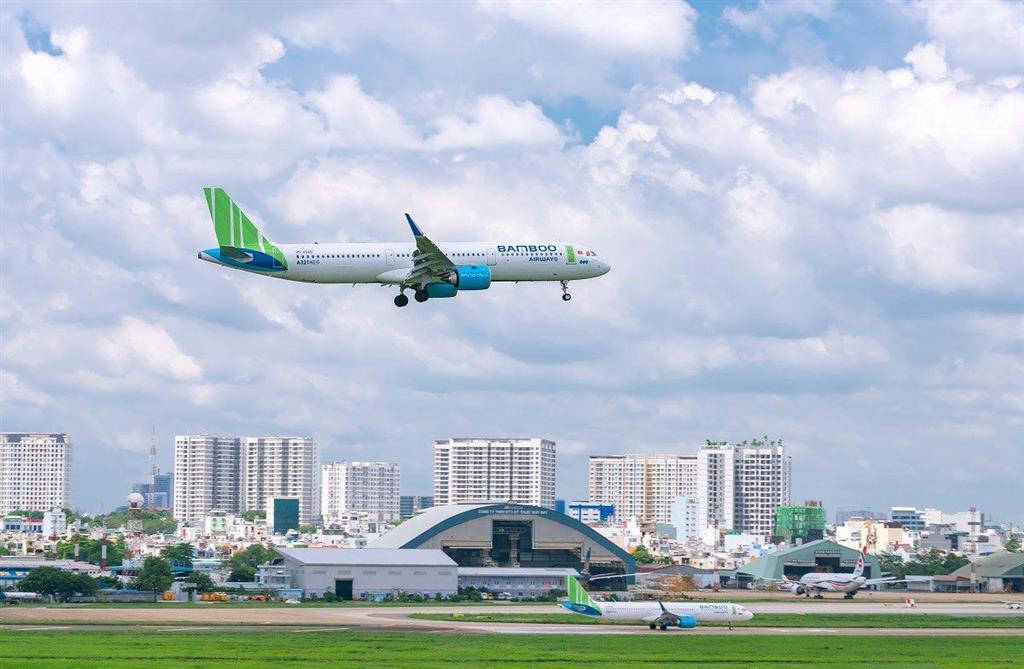 M&aacute;y bay l&agrave; phương tiện di chuyển được nhiều người lựa chọn