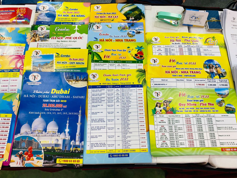 Các cô gái xinh đẹp của Nam Thanh Travel đã sẵn sàng để mang tới khách hàng những sản phẩm hấp dẫn nhất Các cô gái xinh đẹp của Nam Thanh Travel đã sẵn sàng để mang tới khách hàng những sản phẩm hấp dẫn nhất