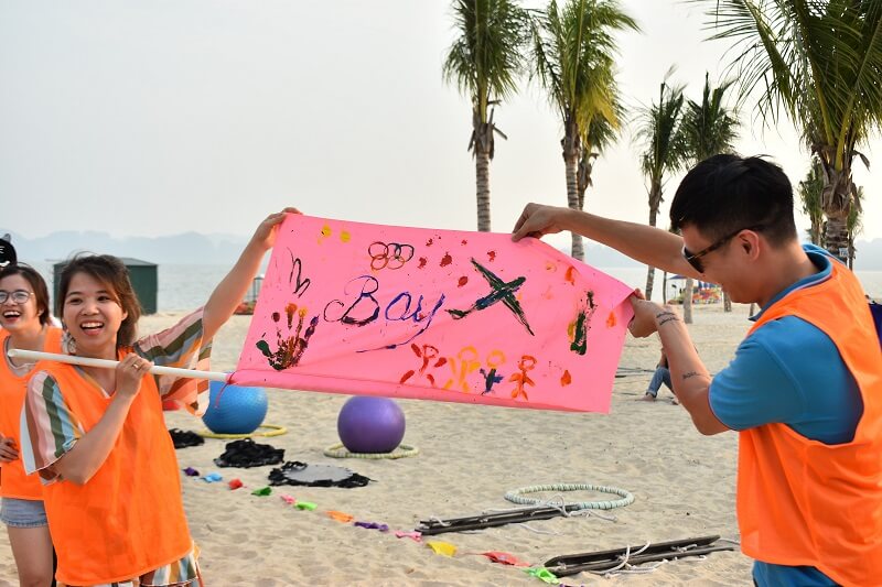 Hình ảnh tại trò chơi Team Building Hình ảnh tại trò chơi Team Building