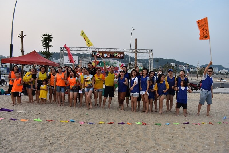 Team Building trên bãi biển với những trò chơi vô cùng thú vị Team Building trên bãi biển với những trò chơi vô cùng thú vị