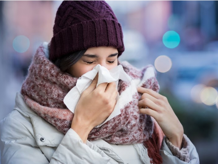 Người nhiễm virus Corona thường có biểu hiện đau đầu, đau họng, sốt Người nhiễm virus Corona thường có biểu hiện đau đầu, đau họng, sốt