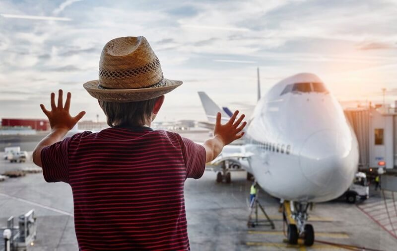 Với nhiều hãng hàng không, trẻ em dưới 2 tuổi sẽ được miễn phí tiền vé Với nhiều hãng hàng không, trẻ em dưới 2 tuổi sẽ được miễn phí tiền vé