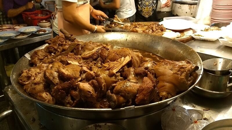 Chân giò hầm Khao Kha Moo Chân giò hầm Khao Kha Moo