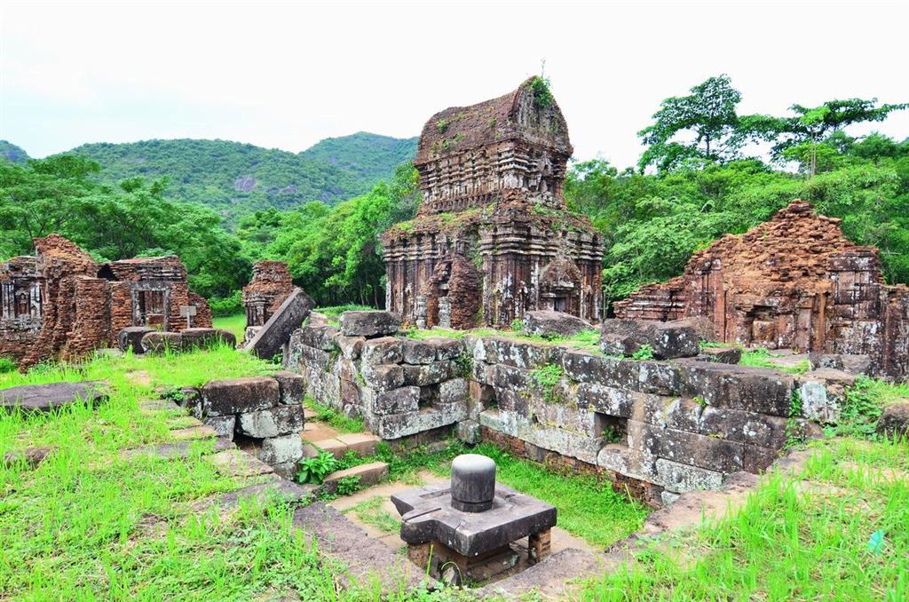 Thánh địa Mỹ Sơn là nơi lưu giữ những nét văn hóa kiến trúc độc đáo của Champa Thánh địa Mỹ Sơn là nơi lưu giữ những nét văn hóa kiến trúc độc đáo của Champa
