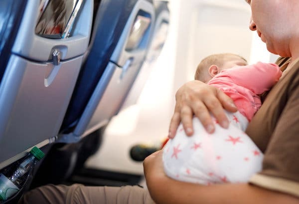 Trẻ em l&agrave; những đối tượng h&agrave;nh kh&aacute;ch rất nhạy cảm, cần đặc biệt lưu &yacute; về sức khỏe