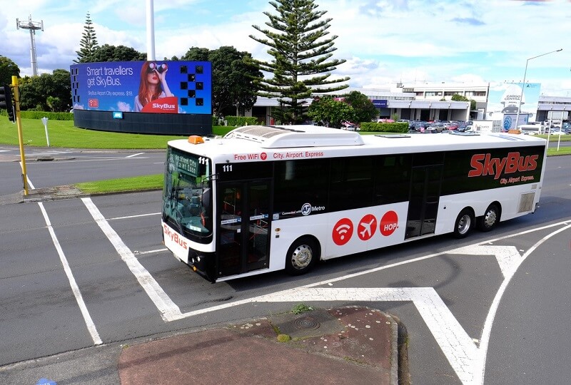 Dịch vụ bus đưa đón giữa sân bay và trung tâm thành phố
