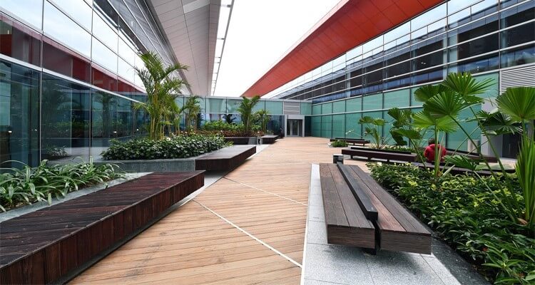 Không gian ngoài trời xanh mát tại sân bay Vân Đồn Không gian ngoài trời xanh mát tại sân bay Vân Đồn