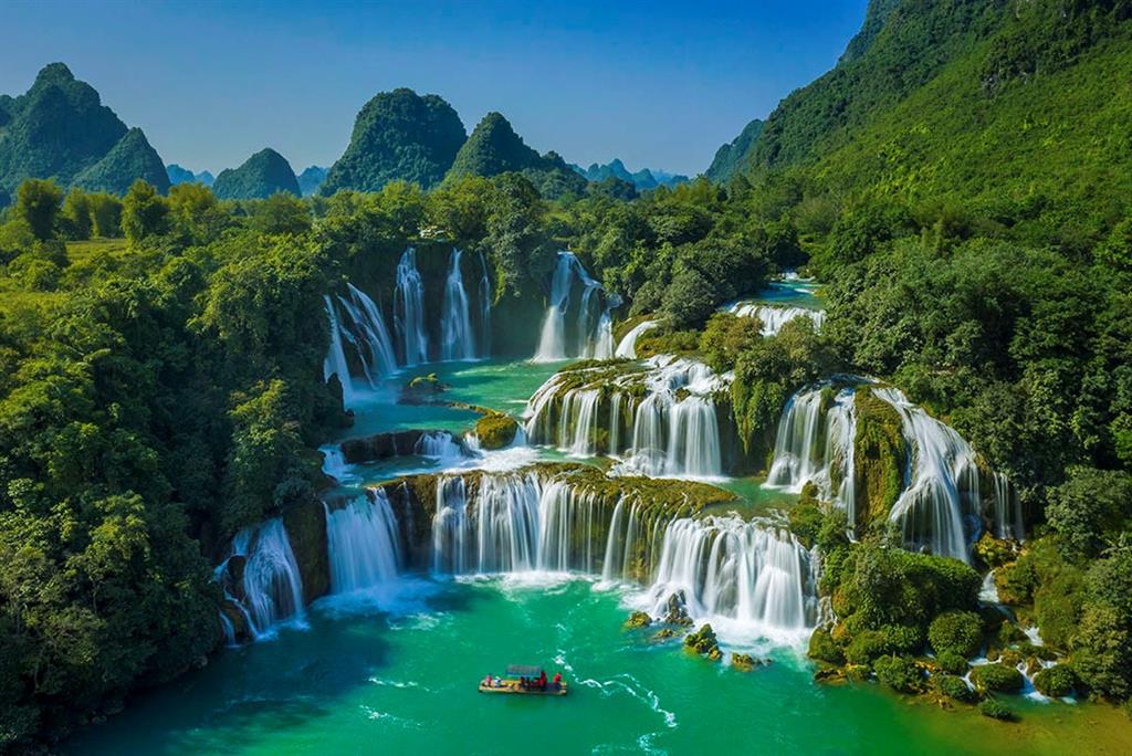 Vẻ đẹp hùng vĩ của Thác Bản Giốc Vẻ đẹp hùng vĩ của Thác Bản Giốc