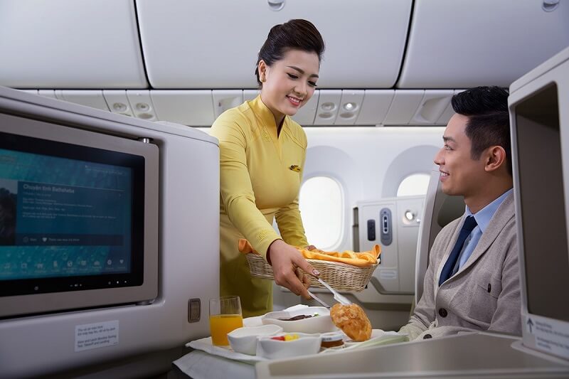 Vietnam Airlines luôn đảm bảo mang tới dịch vụ tuyệt vời dù ở bất cứ hạng ghế nào Vietnam Airlines luôn đảm bảo mang tới dịch vụ tuyệt vời dù ở bất cứ hạng ghế nào